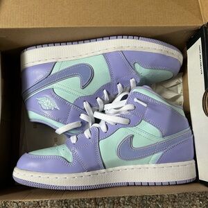Purple and Mint High-Top Sneakers Air Jordan 1 Mid